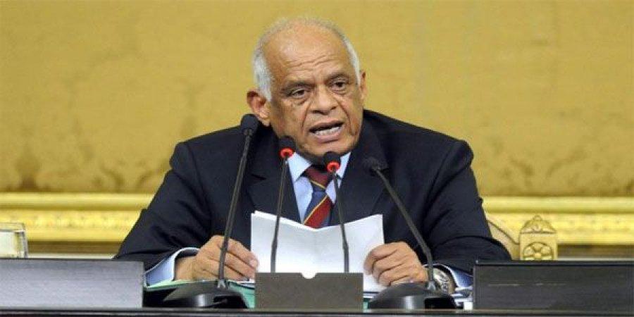 مجلس النواب يهدد بمعاقبة أي نائب يتحدث عن الدولار في وسائل الإعلام