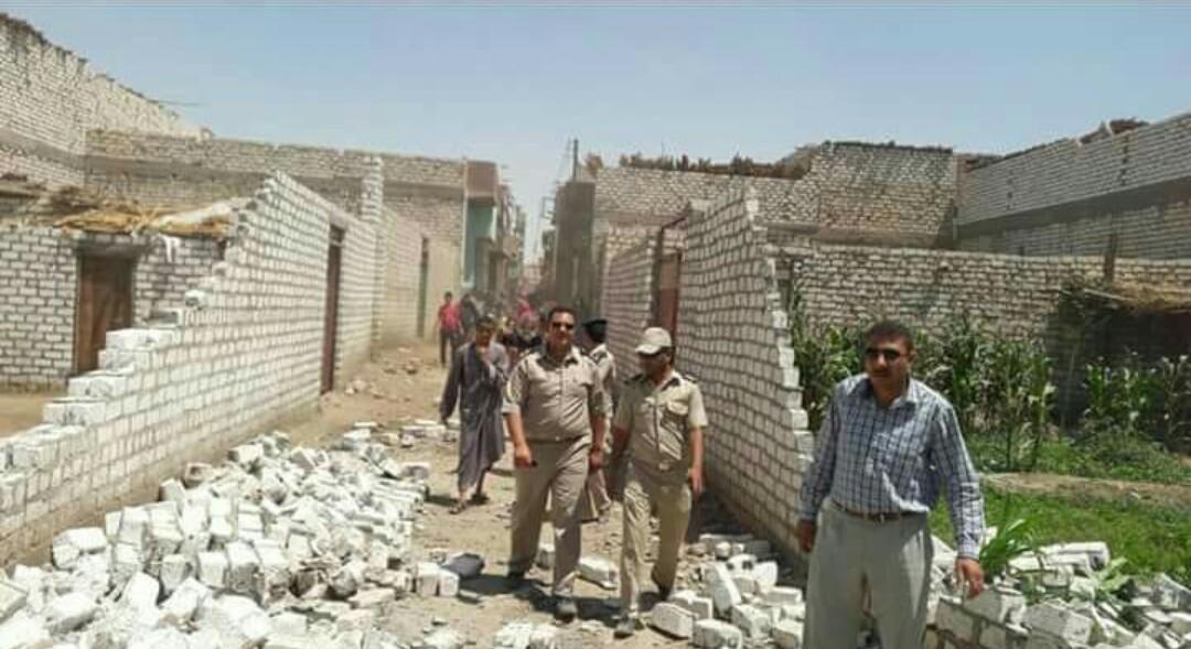 استياء أهالي قرية الجزائر بالمنيا لإزالة التعديات على الأراضي الزراعية