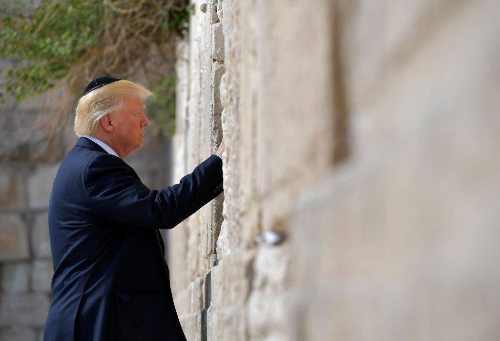 زيارة ترامب لحائط البراق.. “إسرائيل” تشتري الشرعية القدسية من ضيوفها