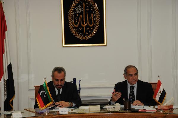 وزير الإسكان: زيادة العمالة المصرية في قطاع التشييد بليبيا