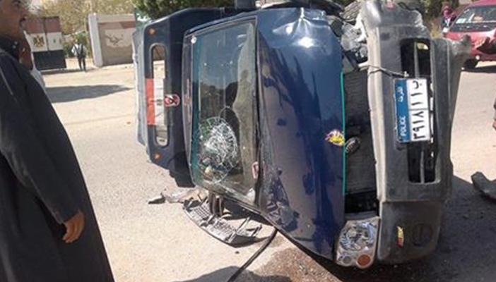 إصابة 11 مجندًا في انقلاب سيارة شرطة بأسوان