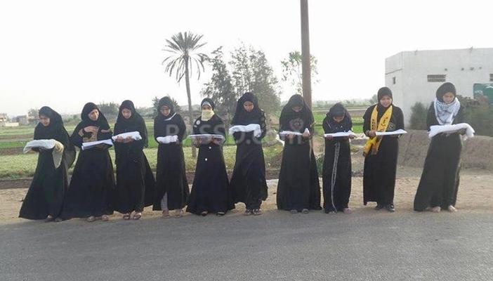 رفضًا لحكم العسكر.. سلسلة بشرية بالشرقية وحملة “إسبراي” في دمياط