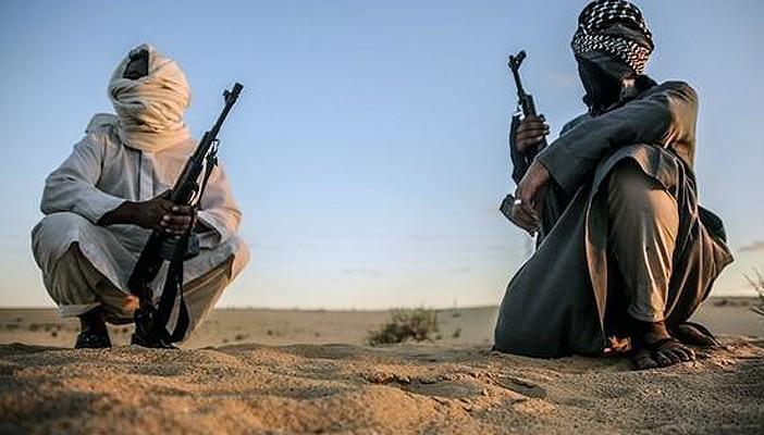 مصادر قبلية: مسلحون يستولون على سيارة تابعة للجيش بجنوب الشيخ زويد