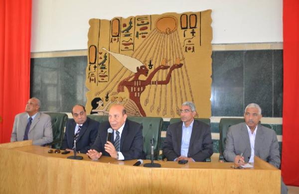 طرح حلول جديدة لتقليل استهلاك الكهرباء في قنا