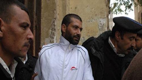 أنصار حمادة المصري يوزعون استمارات”تمرد” قبل بدء محاكمته