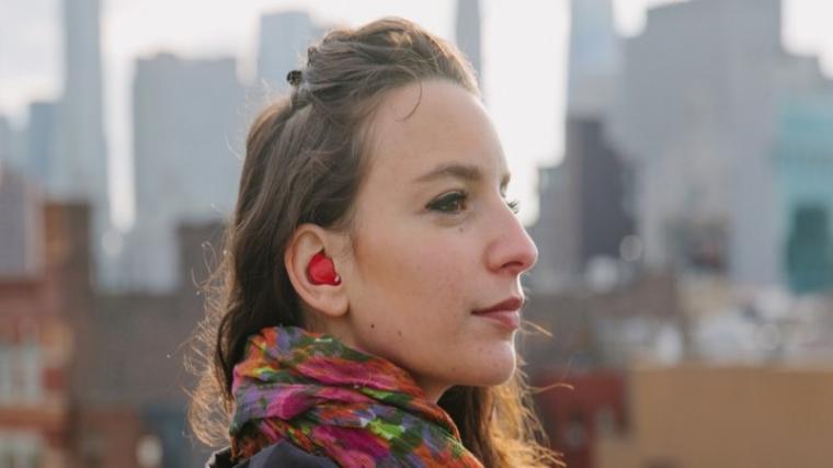 “ويفرلي لابز” تطور سماعات ترجمة إلكترونية لا تحتاج إلى الإنترنت