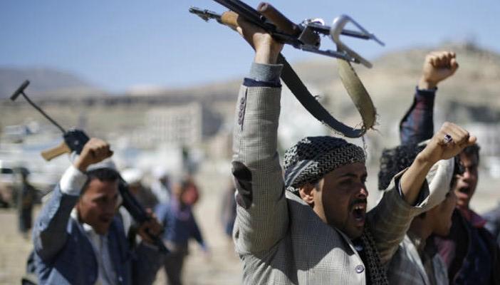 المقاومة اليمنية تُحكم سيطرتها على مواقع الحوثيين العسكرية