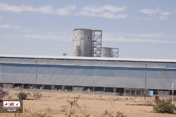 عمال “مصر للألمونيوم” يطاردون سارقي مصنعهم على الفيس بوك