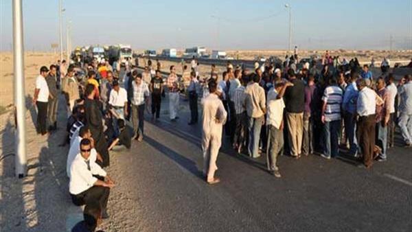 أهالي أريمون بكفر الشيخ يقطعون طريق “سيدي سالم” بسبب ندرة مياه الري