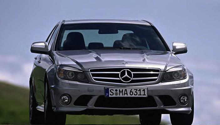 مرسيدس تطور سيارات كهربائية مزودة بخاصية الشحن اللاسلكي عن بعد