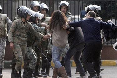 واشنطون بوست: السيسي صاحب كشوف العذرية سيحظي بتأييد السيدات