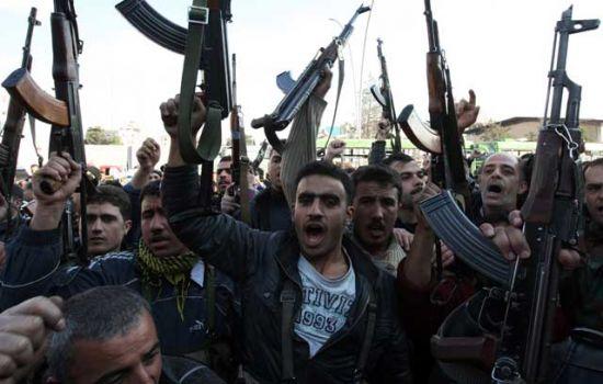 الفاينانشال تايمز:تسليح المعارضةالسوريةخطوة في المكان الصحيح