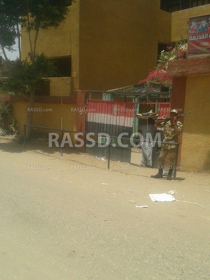 اعتقال طالب أثناء تصويره للجنة خالية من المصوتين بالزيتون