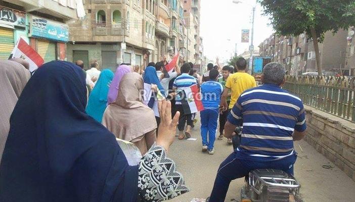 معارضو العسكر يتظاهرون في المحافظات.. ويهتفون: اثبت يا ريس