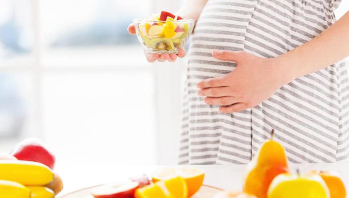 دراسة كندية: تناول الحامل للفاكهة يرفع معدل ذكاء الطفل