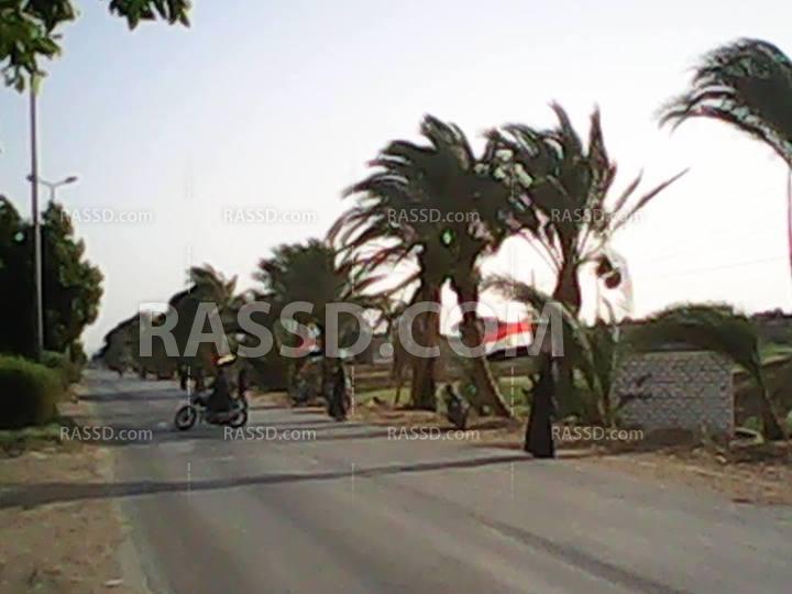 سلسة بشرية  لرافضي الانقلاب بمركز الفتح بأسيوط