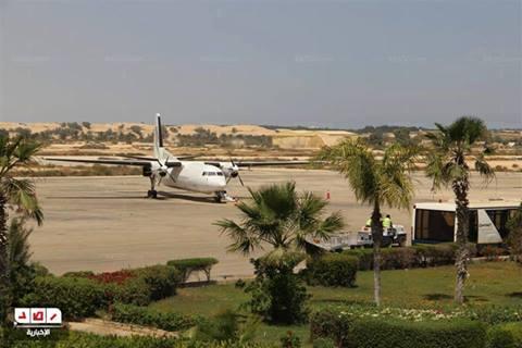 معتمرون فلسطينيون يصلون مطار العريش فى طريقهم لأداء العمرة