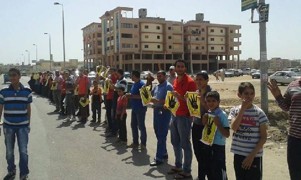 سلاسل بشرية شبابية بدمياط تضامنا مع “انتفاضة السجون”