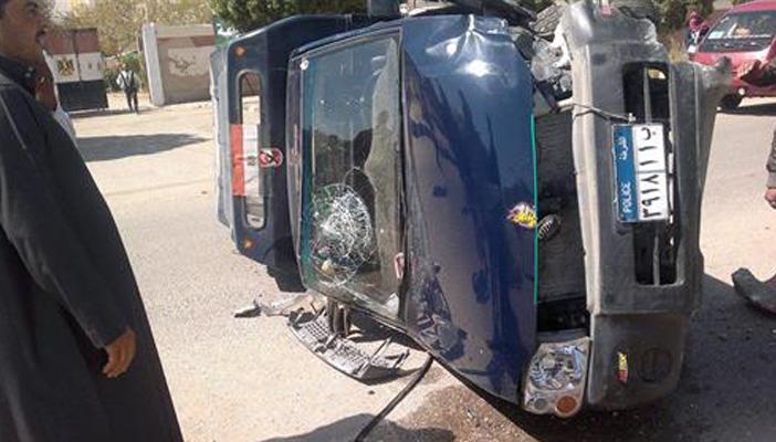 بالأسماء..إصابة 3 من أفراد الشرطة في انقلاب سيارة