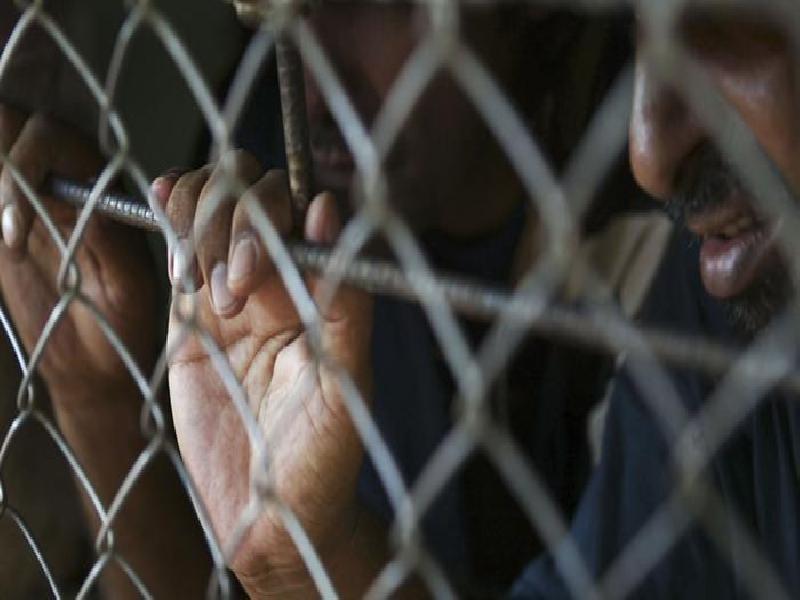 تسمم 17 معتقلا بسجن في أسيوط