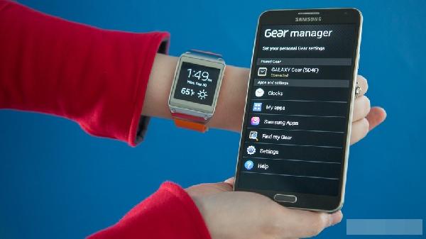 ساعة “سامسونج” الذكية تعمل بالإشارات