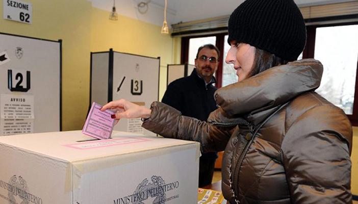 لجان الانتخابات المحلية تفتح أبوابها للناخبين في إيطاليا
