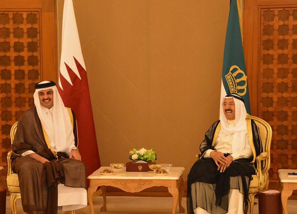 استمرت ساعات.. تفاصيل زيارة أمير قطر إلى الكويت