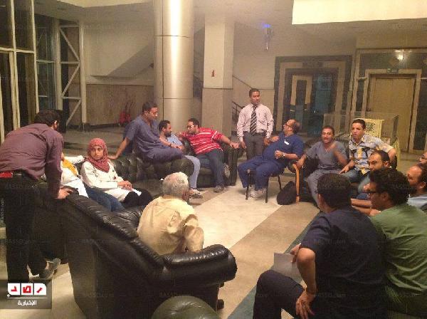 أطباء الزيتون التخصصي يضربون عن العمل لحين تأمينهم