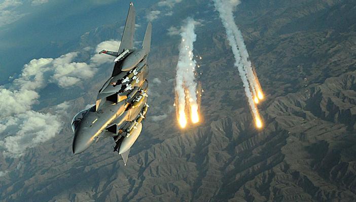 طيران التحالف يجدد غاراته على مواقع الحوثيين باليمن