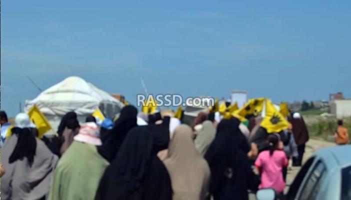 بالصور.. سلاسل بشرية لمعارضي العسكر بعدة محافظات