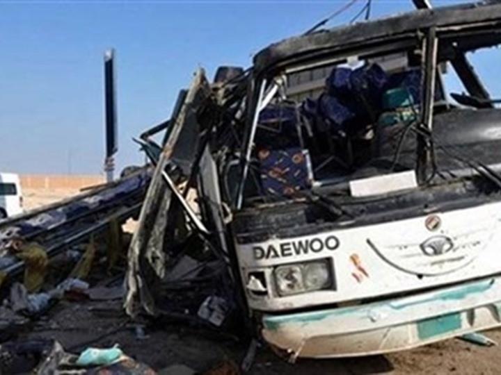 مصرع وإصابة 6 أشخاص في حادث تصادم بالبحيرة