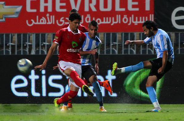 بالفيديو.. الأهلي يقبض على الداخلية ويقلص الفارق مع الزمالك