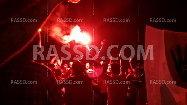 مسيرة بالشماريخ بالهرم رفضًا للانقلاب