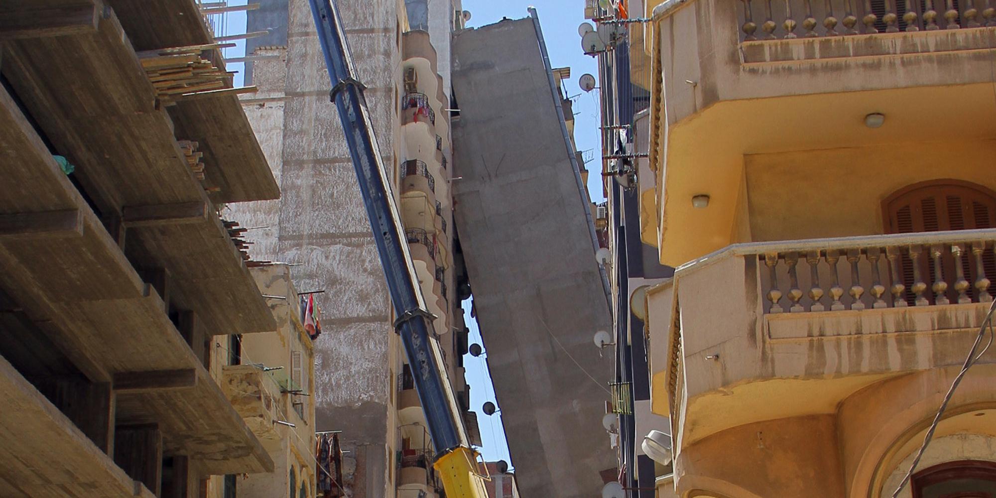 محافظ الإسكندرية: عودة السكان المجاورين للعقار المائل خلال 72 ساعة