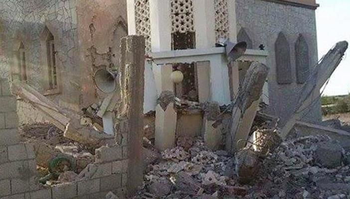 قذيفة مجهولة المصدر تحدث تلفيات بمئذنة مسجد أبو رفاعي بالشيخ زويد