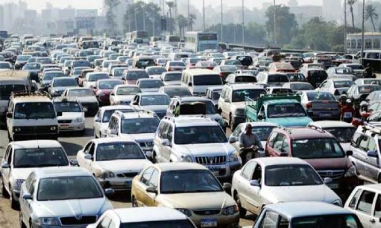 هبوط أرضي يتسبب بشل حركة المرور بمنطقة بولاق