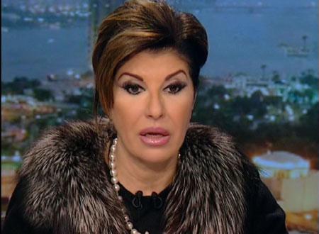 فيديو| هالة سرحان لـ “مستشارة أوباما”: “إنتي اتعميتي في عينيكي”