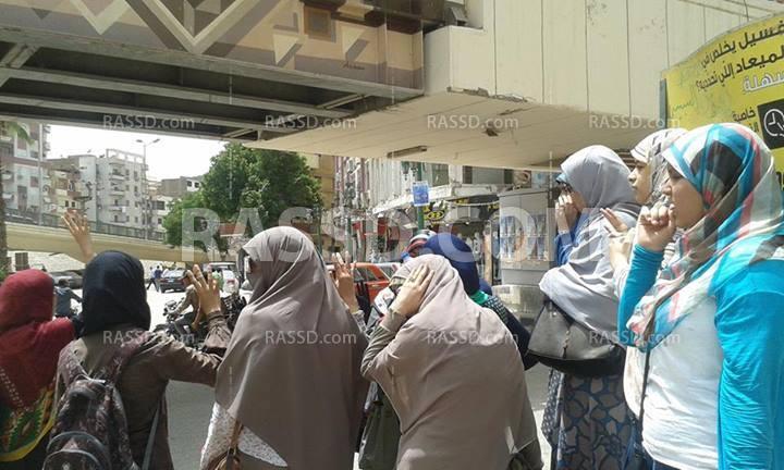 وقفة نسائية بأسيوط للتنديد بتنصيب السفاح رئيساً