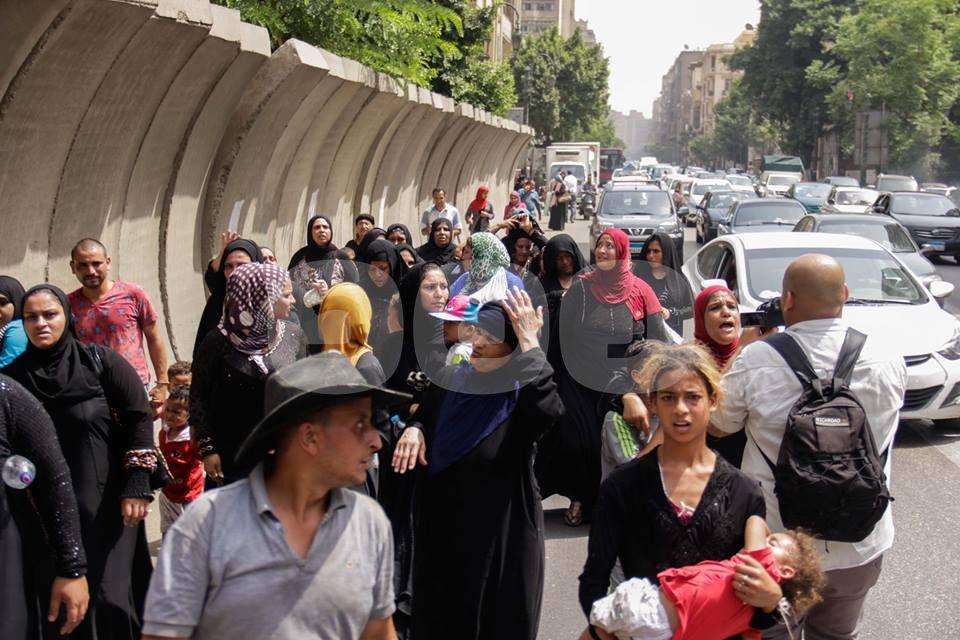 بالصور.. مسيرة لأهالي”تل العقارب” للمطالبة بتوفير سكن بديل