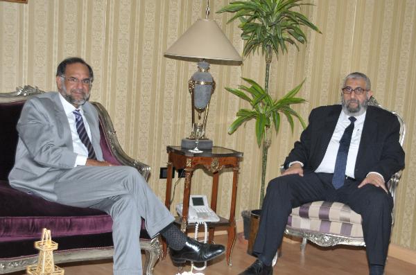 وزير البترول يبحث توطيد العلاقات الاقتصادية مع الهند