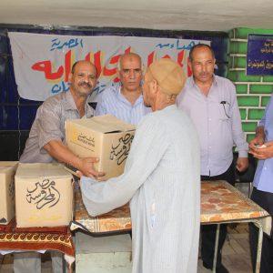 بالصور.. المخابرات العامة توزع “كراتين” رمضان في بني سويف والمنيا