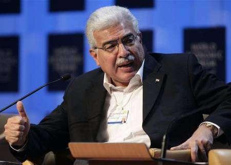 نظيف يطلب التصالح في قضية هدايا الإعلام