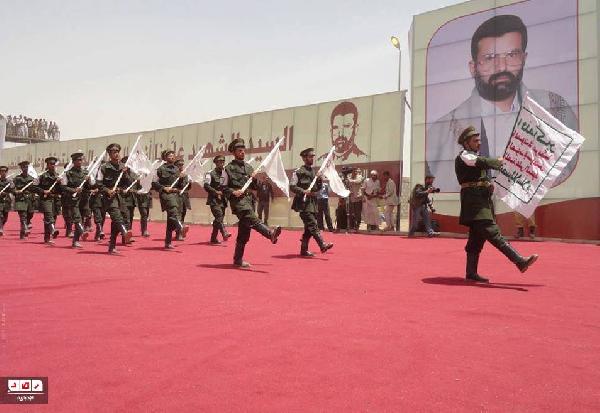 ألاف اليمنيون يشيعون جنازة زعيم “الحوثيين”