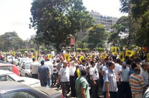 مسيرة حاشدة بالهرم رفضا لنتائج انتخابات العسكر