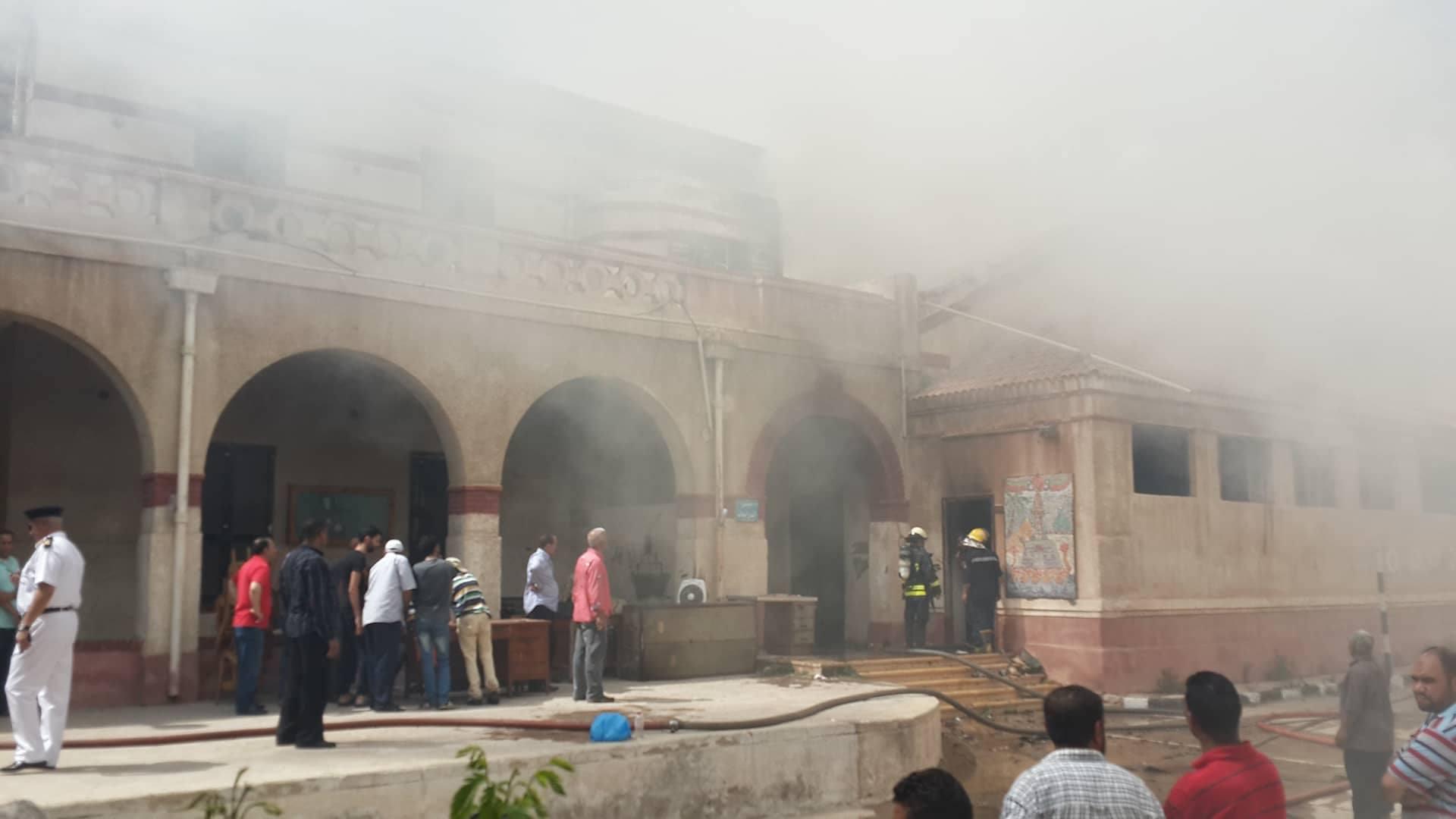 بالصور.. ماس كهربائي يتسبب في حريق مدرسة بالإسكندرية