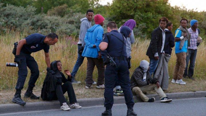 إخلاء مئات اللاجئين من منتزه بالعاصمة الفرنسية باريس