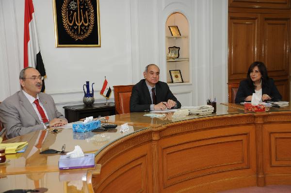 “الإسكان” : تفعيل الاتصال الإلكتروني بالوزارة للتعامل مع الشكاوى