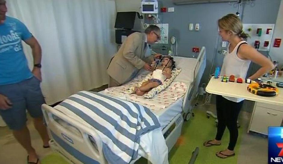 بالفيديو.. انفصال رأس طفل عن عموده الفقري ولايزال على قيد الحياة