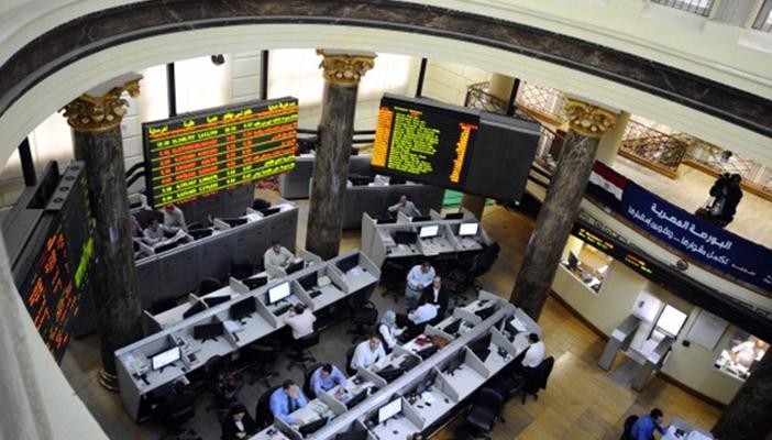 البورصة تنهي تعاملاتها بتراجع جماعي بمبيعات المصريين والعرب