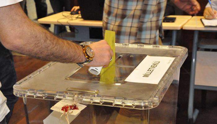 رغم تصدره.. صحف عالمية تبرز تراجع العدالة والتنمية عن حصد الأغلبية